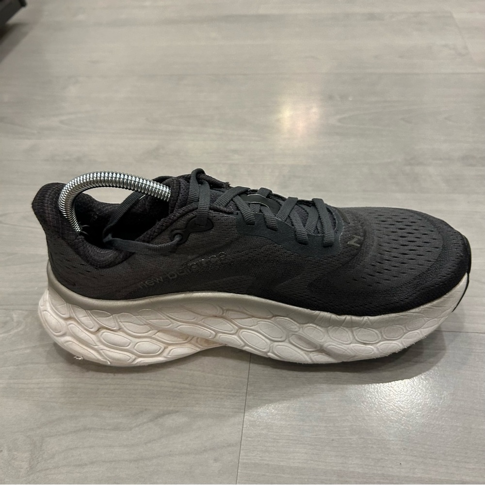 New Balance Fresh Foam X More v4 Women's Size 9.5 Black Starlight Running Shoes - Picture 7 of 12